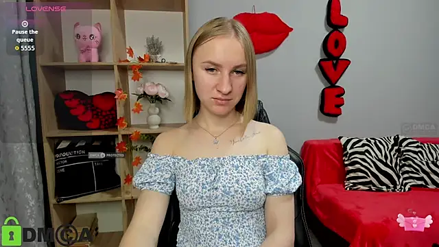 BeautyBlondy live sex cam