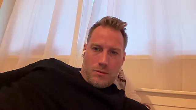 Christian87xxx live sex cam