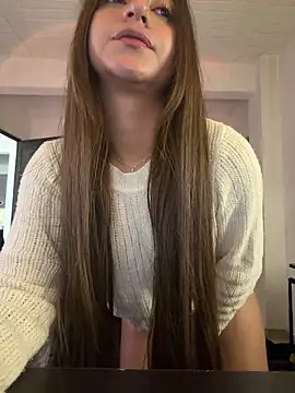 aly_golden_ live sex cam