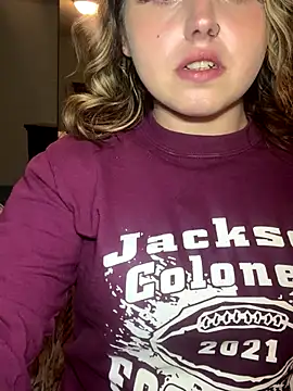 JuicyExxxperience live sex cam