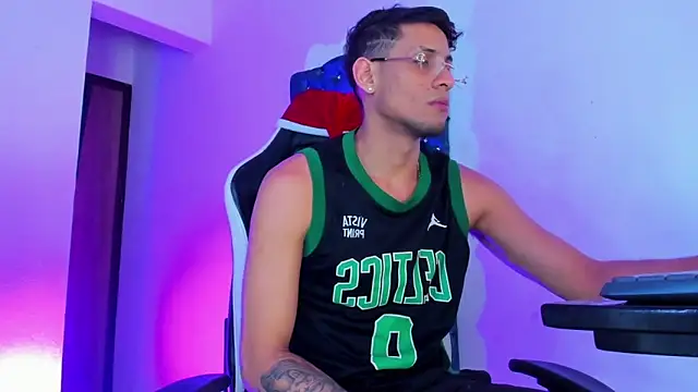 Yourtemptation555 live sex cam