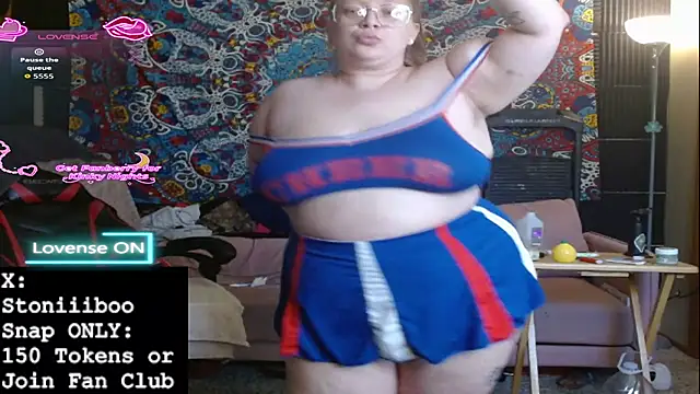 Stoniiiboo live sex cam