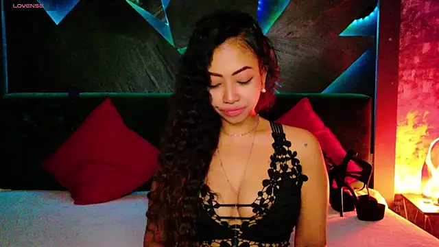 ElyaQuinn live sex cam