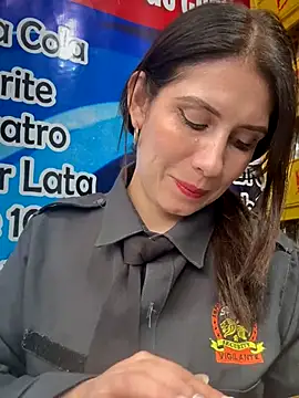 Alysson-- live sex cam