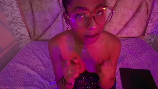 Queen_perla_ live sex cam