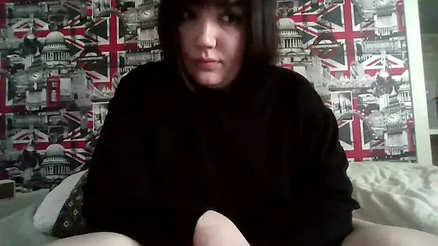 Lynylou live sex cam