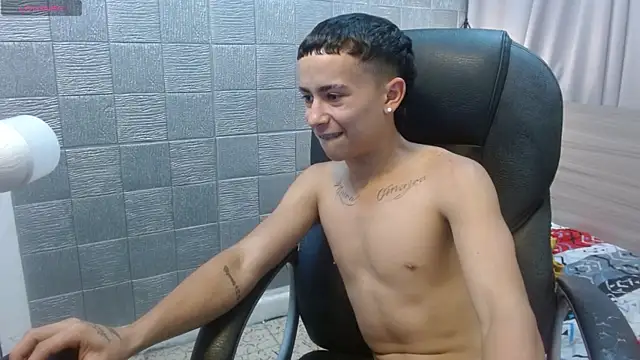 Xavii18 live sex cam