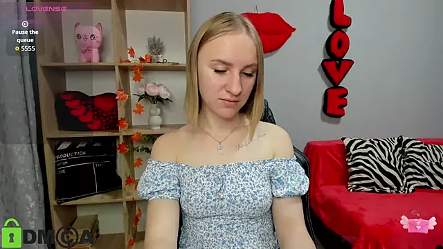 BeautyBlondy live sex cam