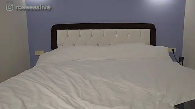 ROSEESS live sex cam