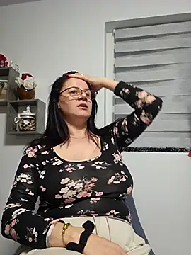 KristenVega live sex cam