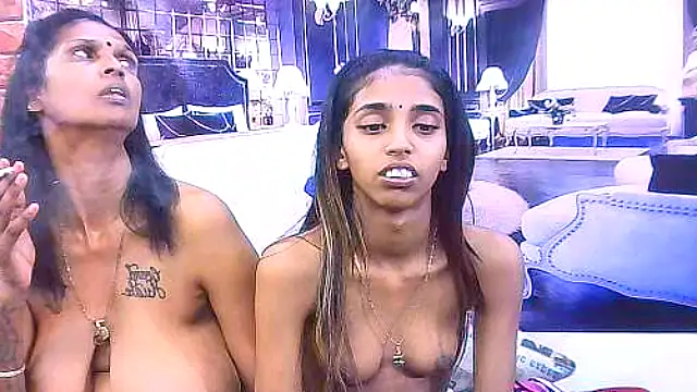 IndianSexySlender live sex cam