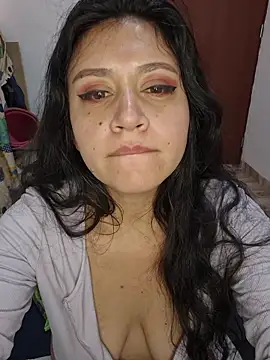 lombarlana-89 live sex cam