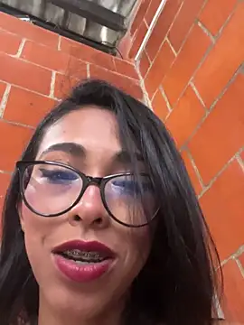 Emma__cumlovee live sex cam