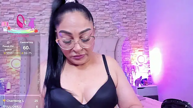 Gina_Myers live sex cam
