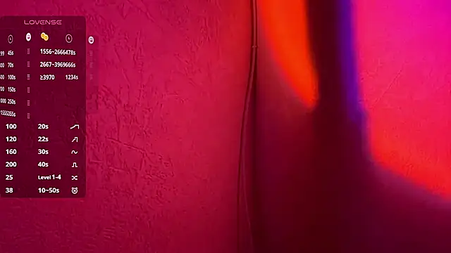 LatanyaRein live sex cam