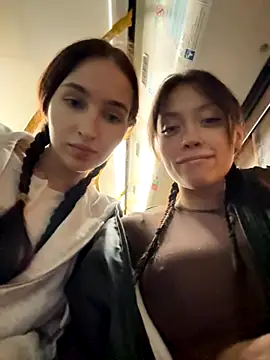 SnappyHappy live sex cam