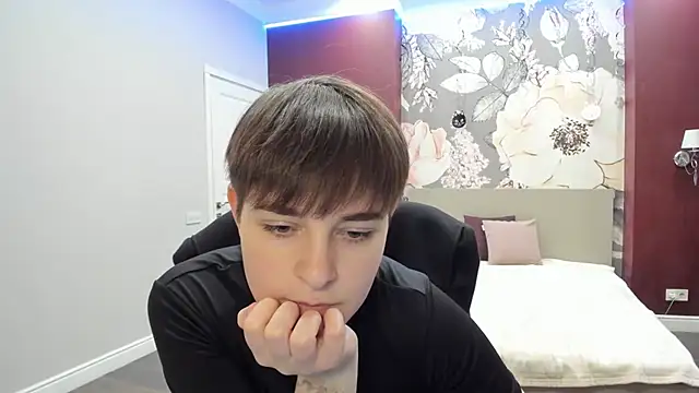 EmiliaYours live sex cam