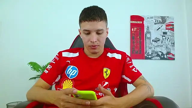 Cumandres18 live sex cam