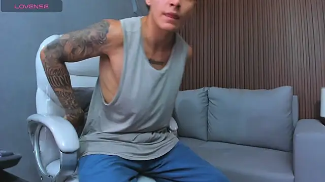 Leo_santoro live sex cam