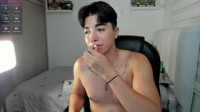 santy7v7 live sex cam