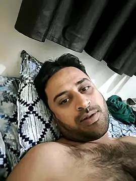 ITZ_GURU live sex cam