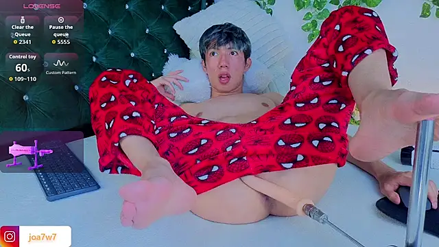 Levii_Ackermann live sex cam