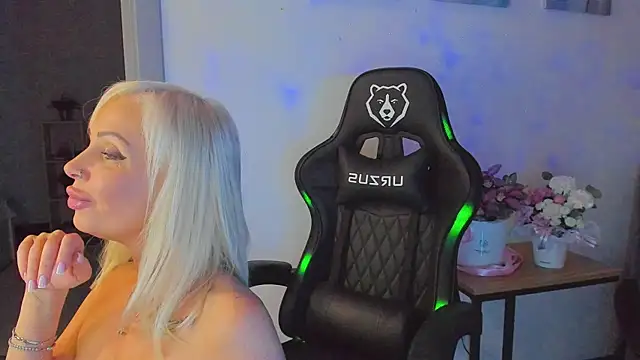 Miya_Kisss live sex cam