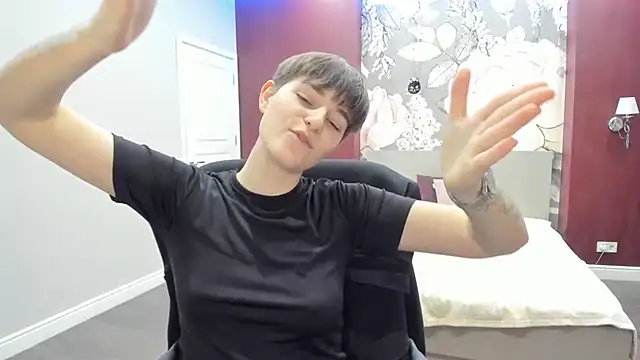 EmiliaYours live sex cam