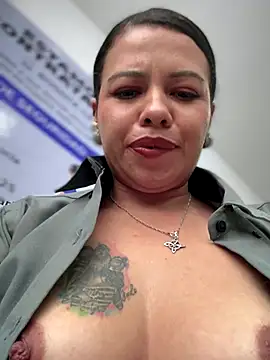 Ariana-07 live sex cam