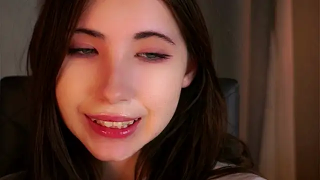 NanceeWestaway live sex cam