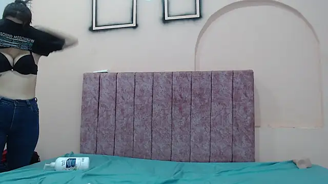 FerneyManti live sex cam