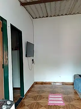 Bigostosa live sex cam