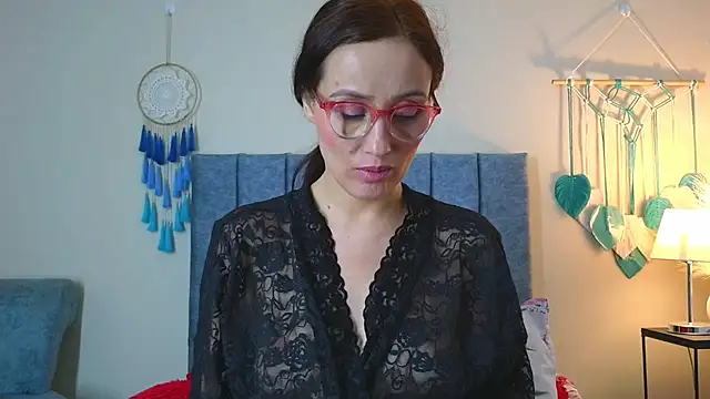 IberianMoonMK live sex cam