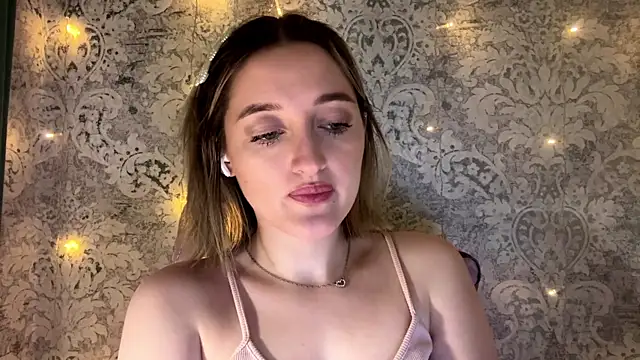 Emily_lyy live sex cam