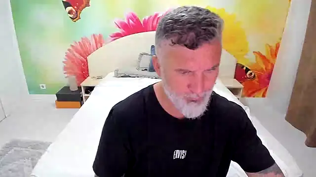 BlowMyXXL live sex cam