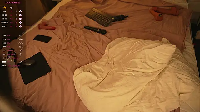 Devilsss_toy live sex cam