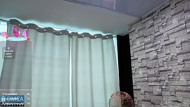 Kiara_Zahiri__ live sex cam