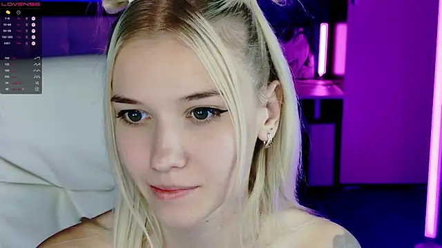 NaomiHita live sex cam