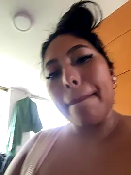 emmyjhonson07 live sex cam