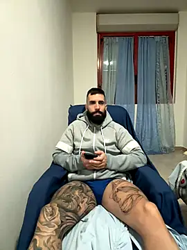 Gioeltoro89 live sex cam