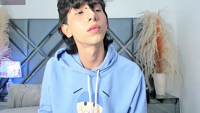 Milan_LewisS live sex cam