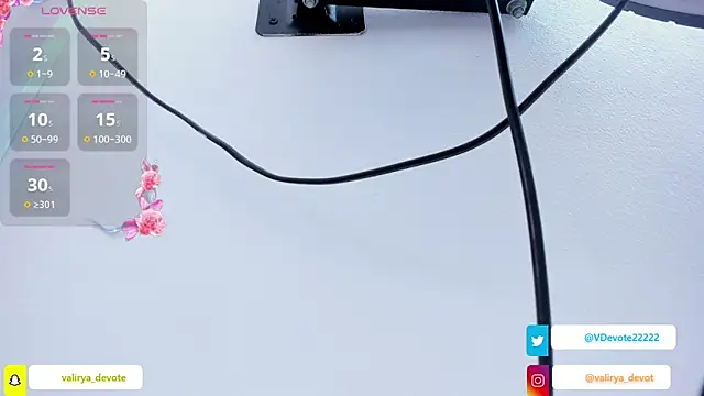 valirya_devote live sex cam