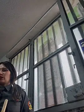 Alysson-- live sex cam