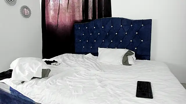 LoganRyder live sex cam