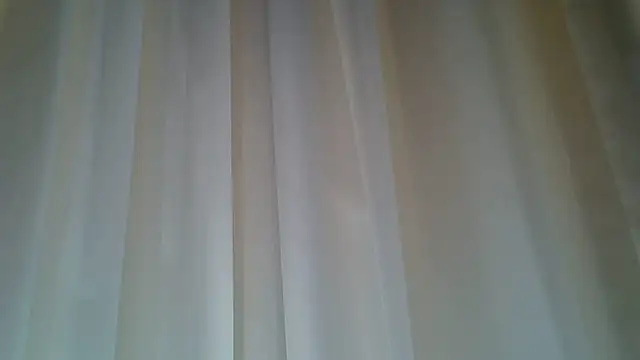 SkinnyKitten live sex cam