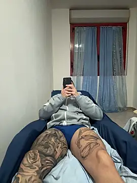 Gioeltoro89 live sex cam