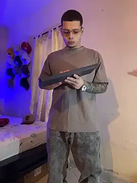 Matt_your_master_ live sex cam