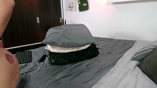 Dulce_Morrys live sex cam