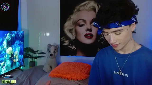 maxiy_001 live sex cam
