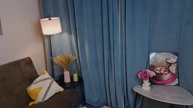 MowasaBritten live sex cam